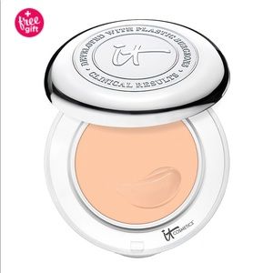 It Cosmetics Confidence in a Compact